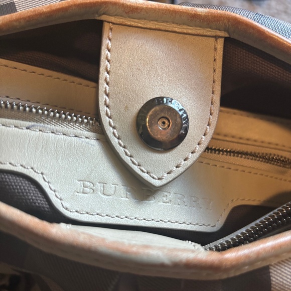 Authentic Burberry Northfield Beige Smoke Check PVC Leather Tote Shoulder Bag - Picture 3 of 11